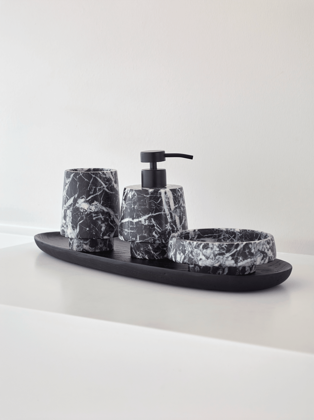 Orion badeserie i sort fra Aquanova