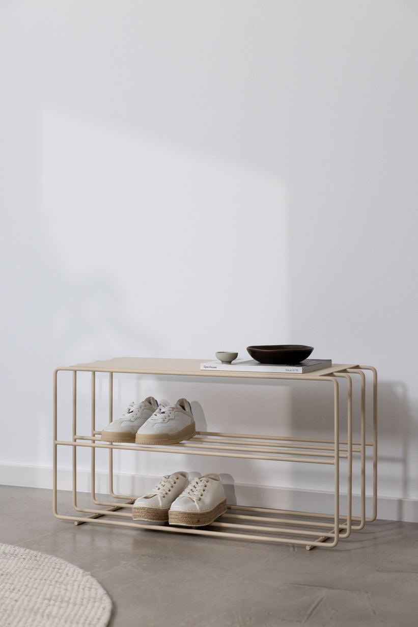 Beige skoholder med bænk i beige