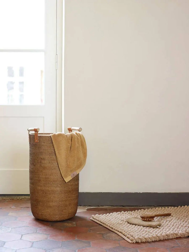 Cino vasketøjskurv i flet fra aquanova