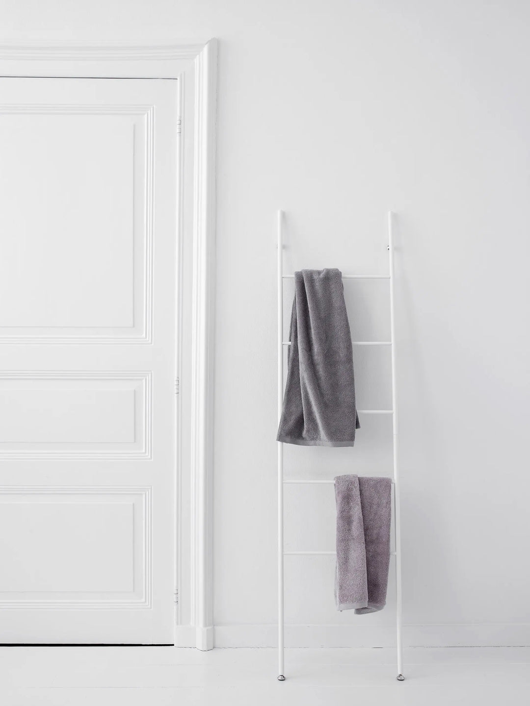 Hvid håndklædeholder stige