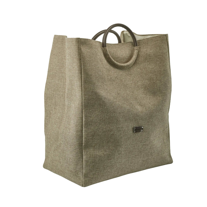 Beige firkantet vasketøjskurv