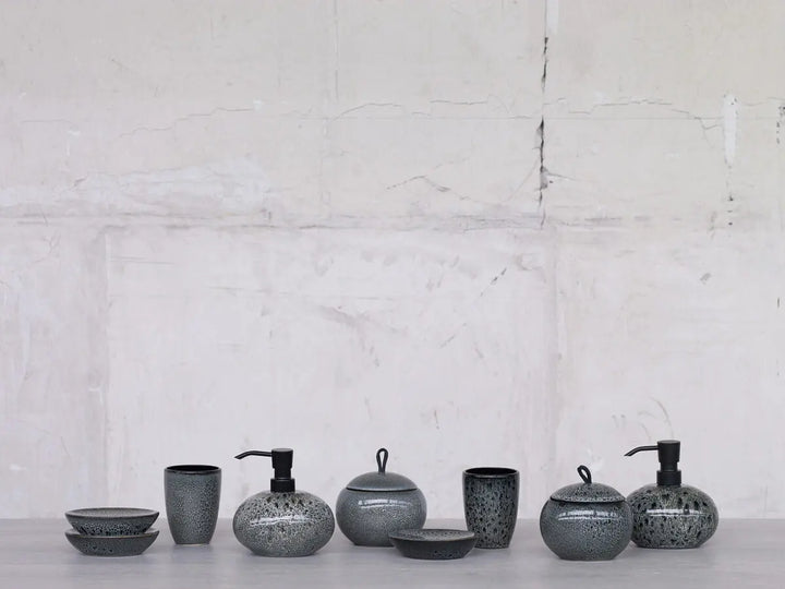 Ugo badserie i sort oliven