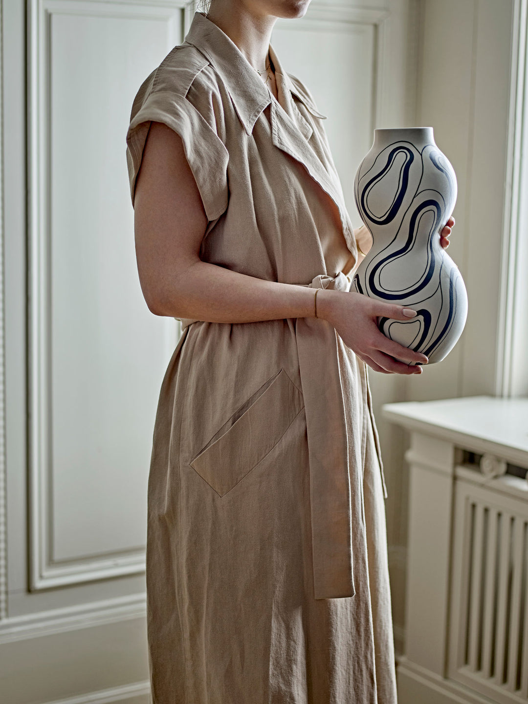 Nicola Vase, Sort, Stentøj