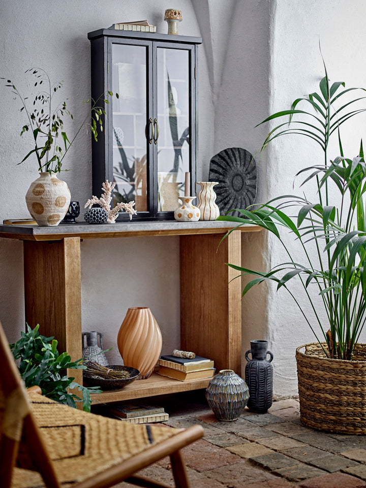 Hazem Skab, Sort, Fyrretræ