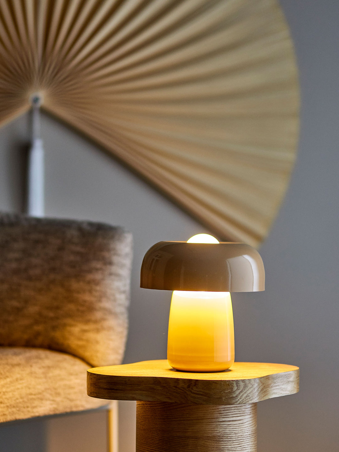 Ylva Bordlampe, Natur, Metal