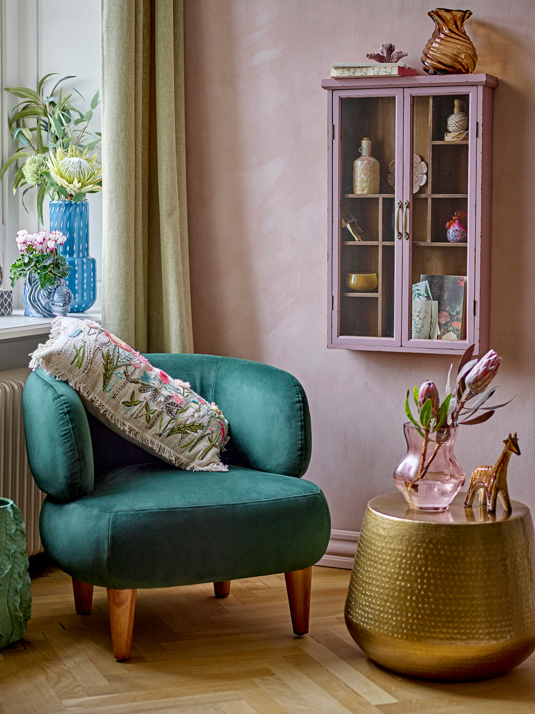 Hazem Skab, Rosa, Fyrretræ