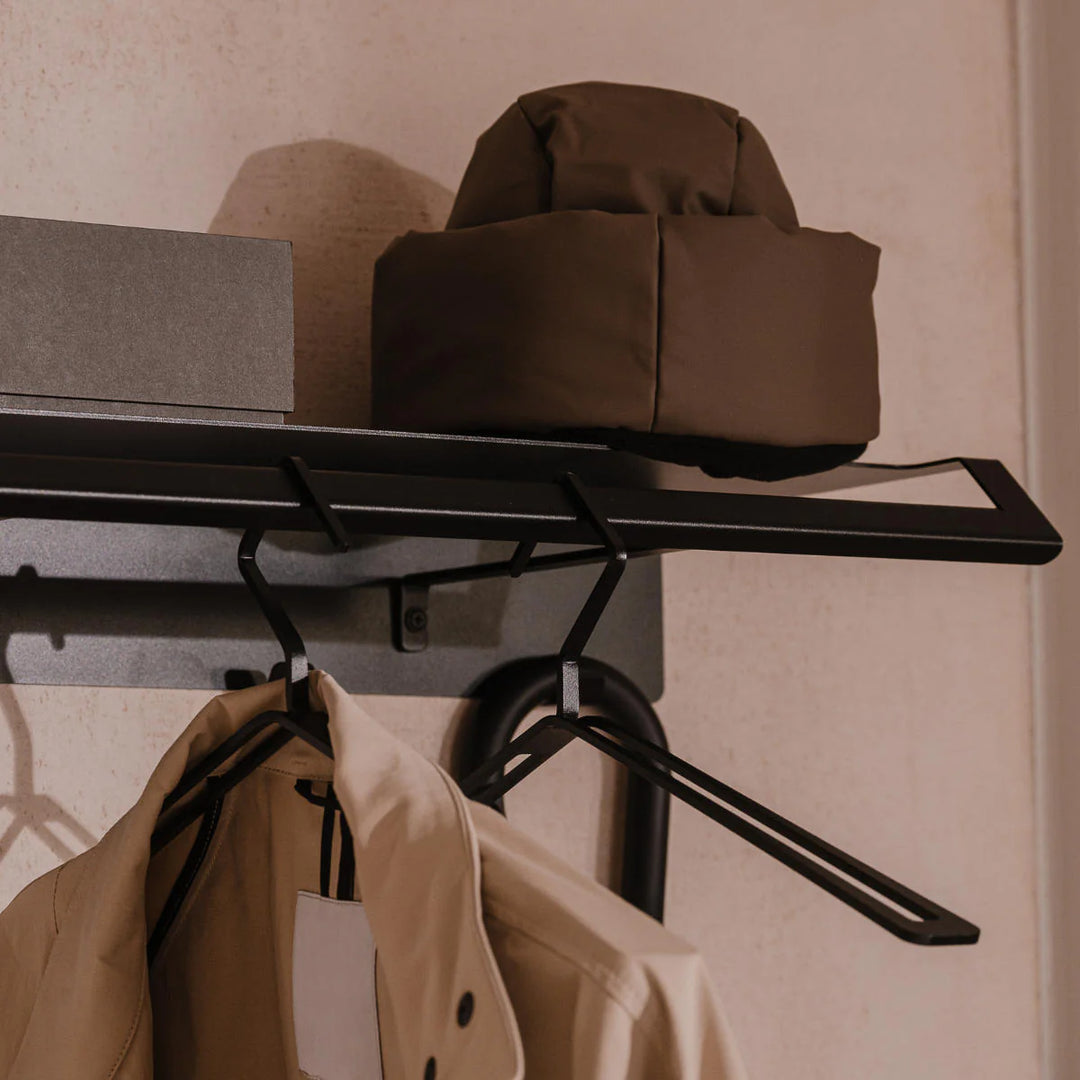 Bøjler til at hænge tøj i sort
