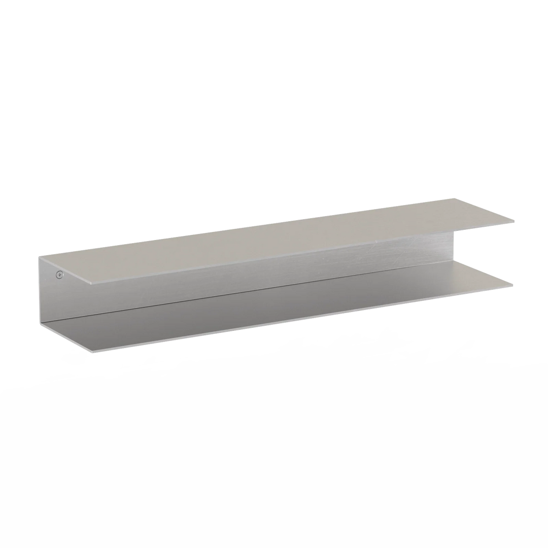 RAWW C-formet hylde monteret på væg – stilren opbevaringsløsning i minimalistisk design