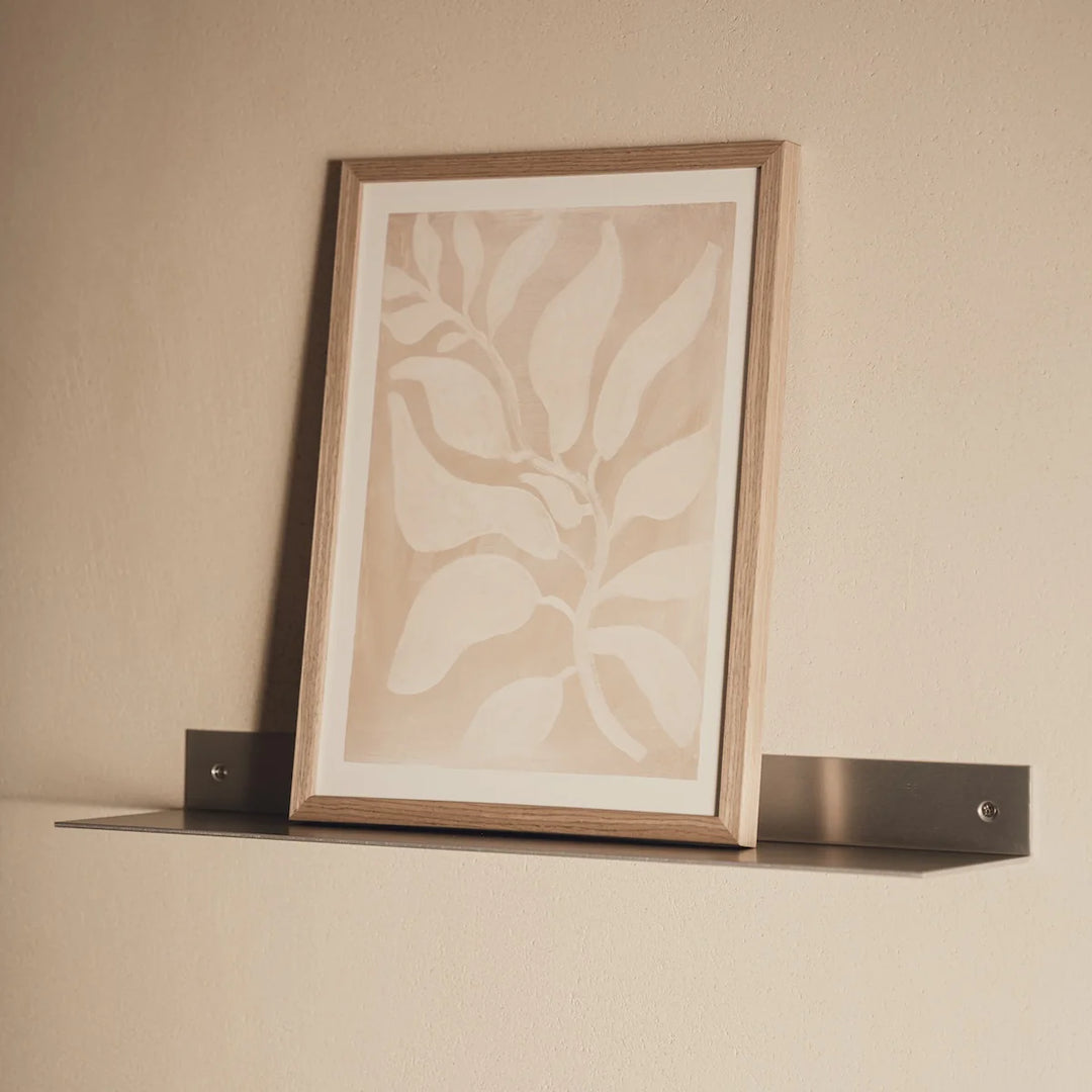 RAWW minimalistisk hylde i aluminium – slank L-formet væghylde i skandinavisk stil