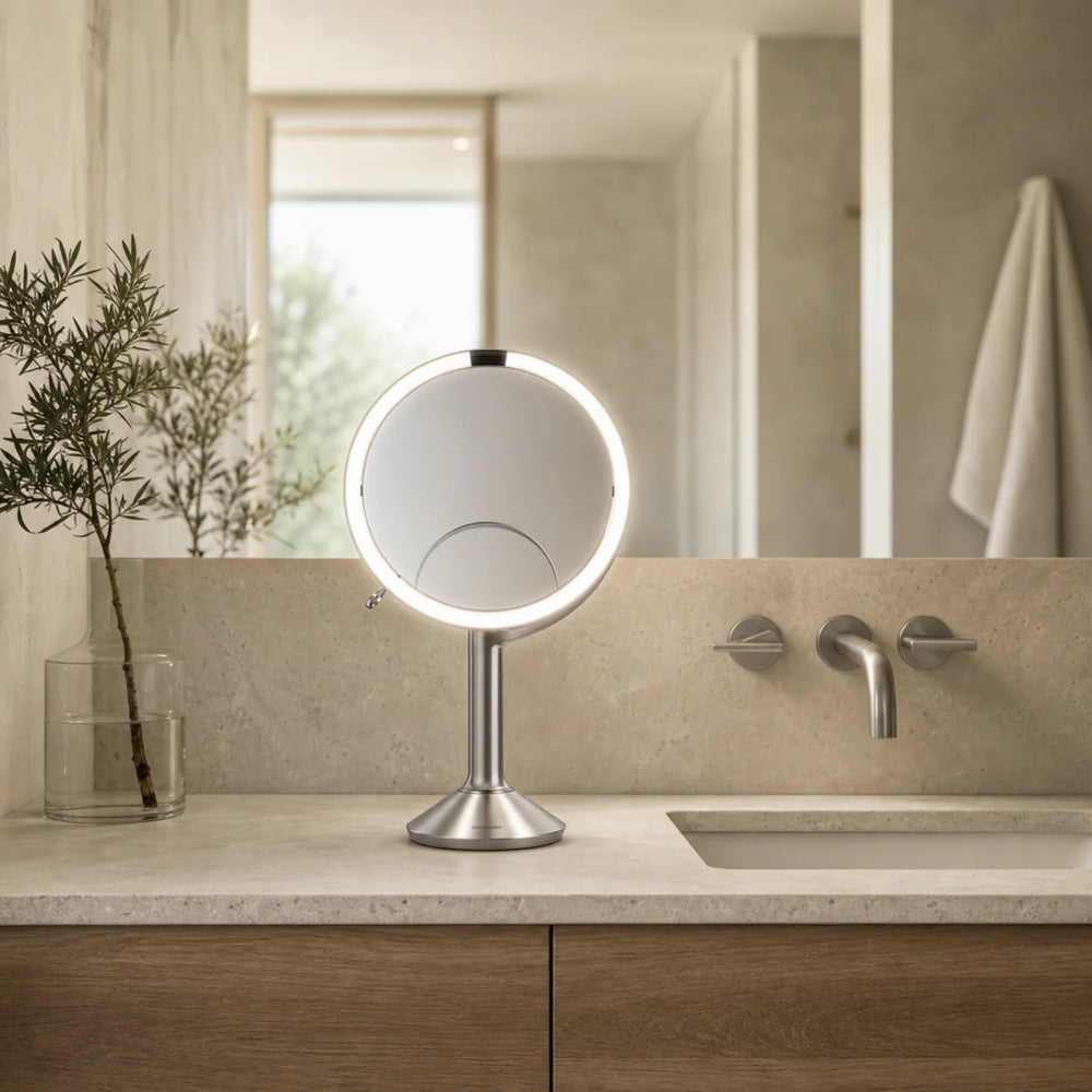 Trio makeupspeil med x2, x5 og x7 forstørrelse fra simplehuman
