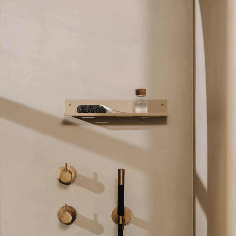 Beige hylde til væg