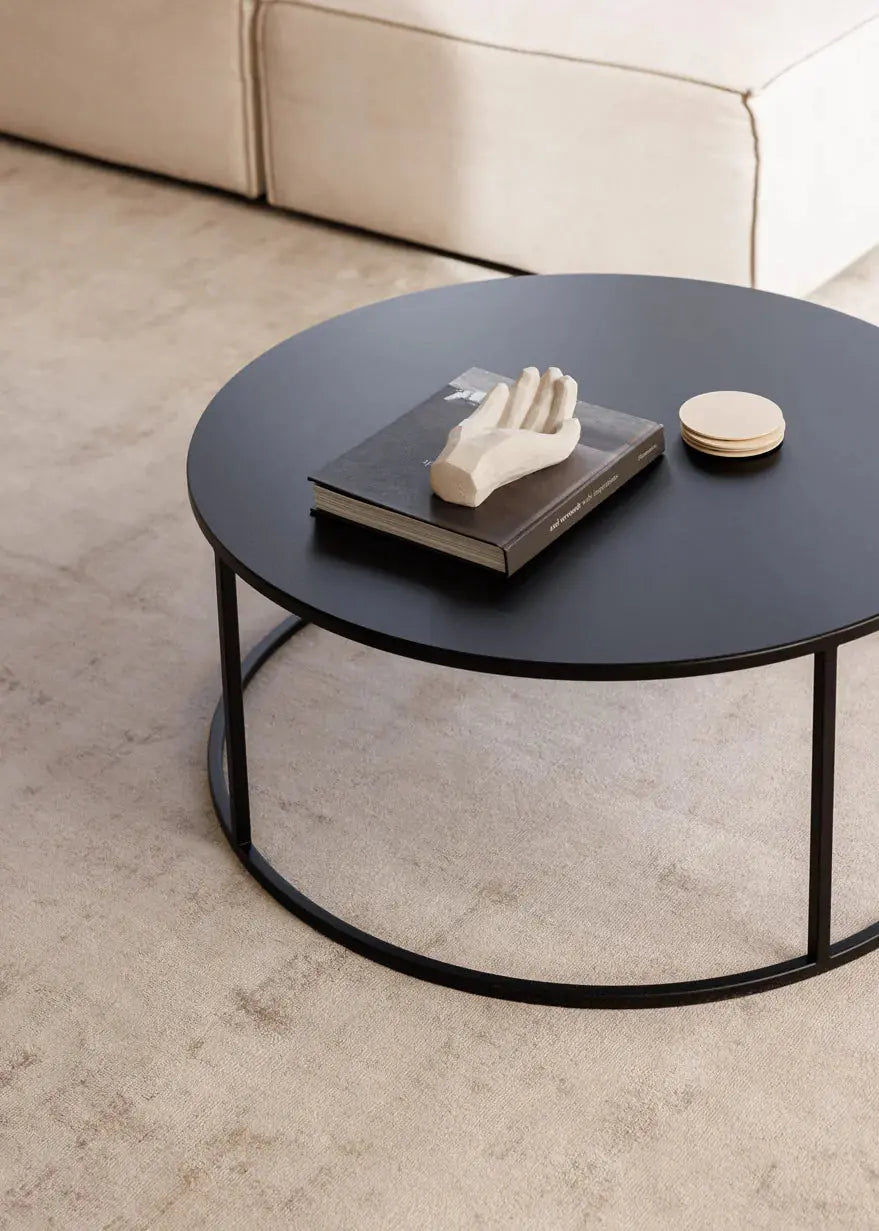kaldenavn Learner Arving Sort rundt sofabord i metal fra metallbude - Rundt bord – Designstore